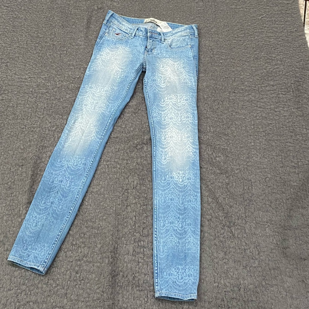 Hollister Jeans w/beautiful Lace print